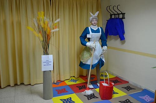UNA LIMPIADORA CON RECORTES, por el Centro de Participación Activa para Mayores