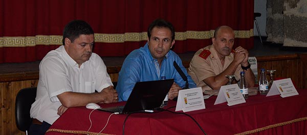 El alcalde de Dos Torres, Manuel Torres, durante la inauguración de las jornadas de Historia y Desarrollo Local