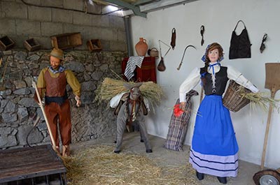 EL SEGADOR Y LA ESPIGADORA. Asociación de Vecinos El Torilejo