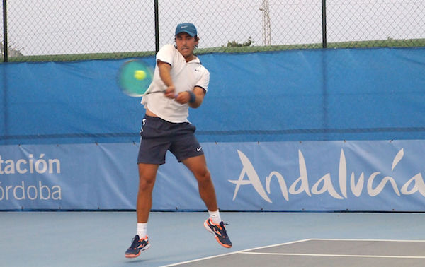 Hidalgo durante su partido en el Open Ciudad de Pozoblanco