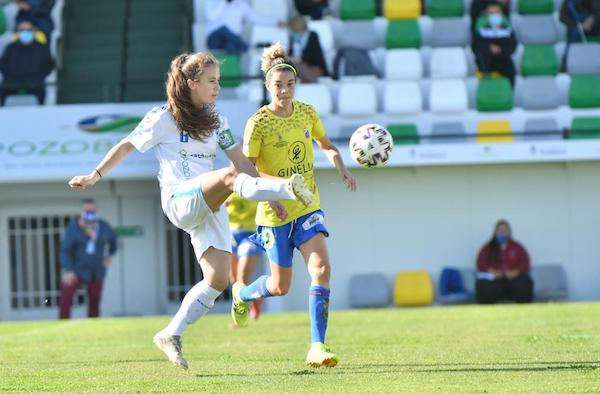 Victoria Arévalo durante un partido con el Pozoalbense