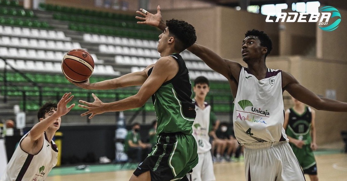 Rubén Urbano en un momento del partido contra Unicaja (Foto: FAB)