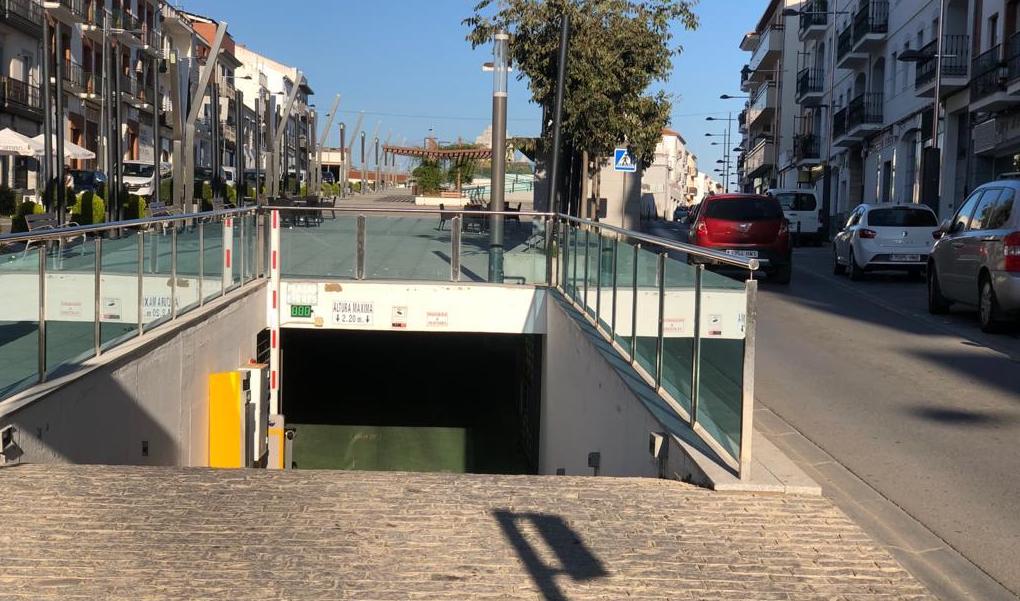 Aparcamiento del bulevar de la Avenida Villanueva de Córdoba