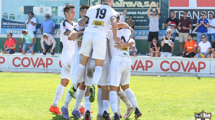 Los jugadores del Pozoblanco celebrando un gol Foto: CD Pozoblanco