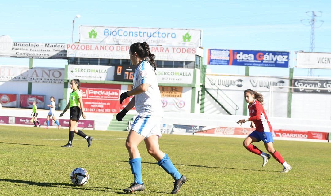 Acción del partido entre el Pozoalbense y el Tacuense