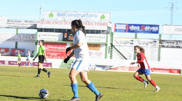 Acción del partido entre el Pozoalbense y el Tacuense