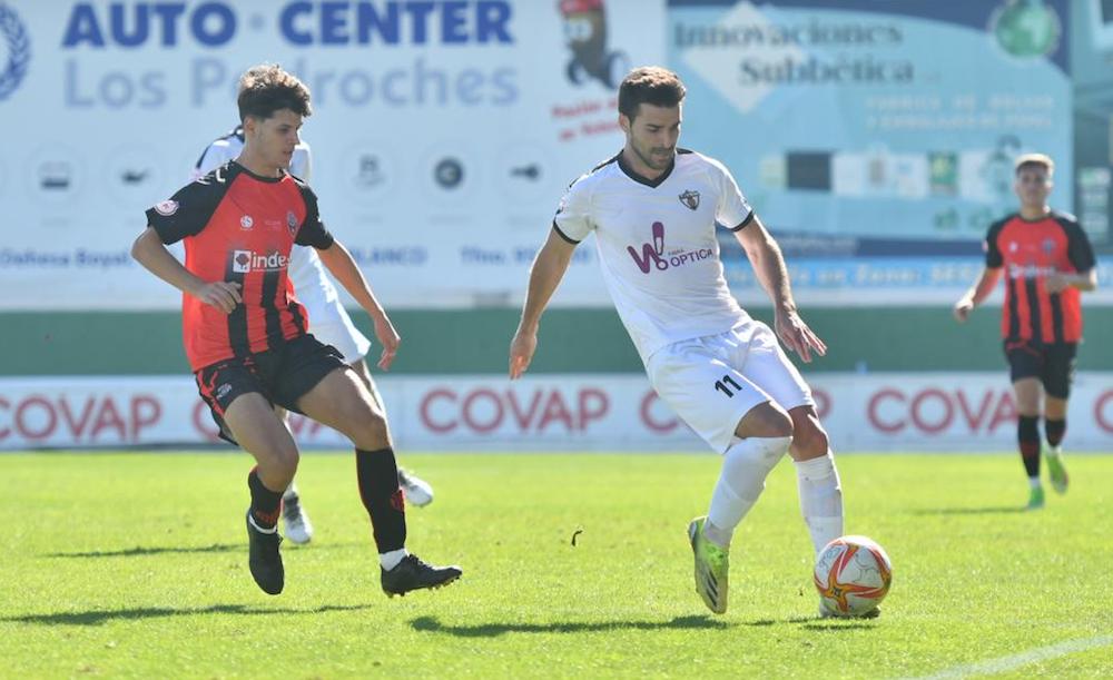 León en una acción de un partido