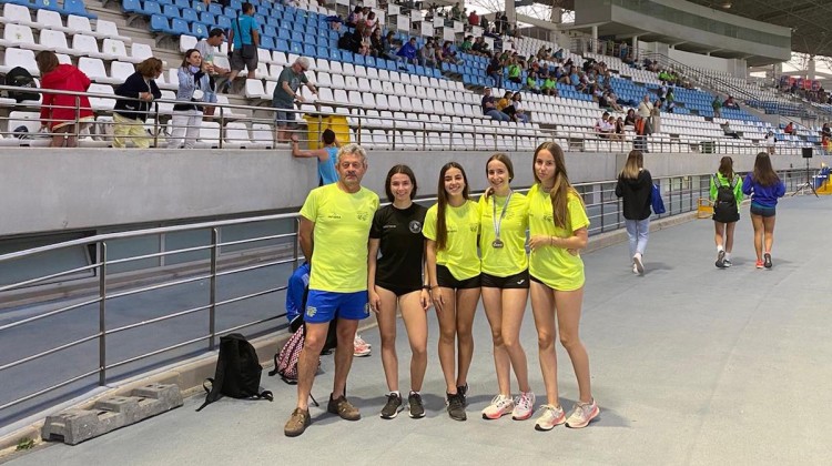 Las atletas del Club Atletismo Pozoblanco Ginés en el Campeonato de Andalucía sub 18