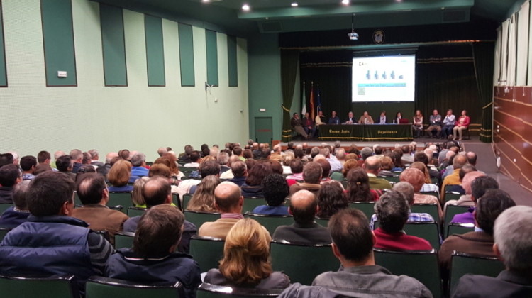 Una de las asambleas generales de la Cooperativa Olivarera Los Pedroches. Foto: Olipe