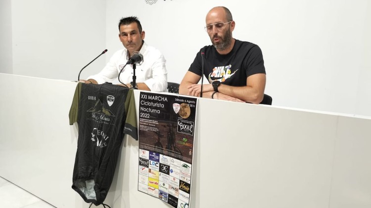 Eduardo Lucena y Ángel Chaves durante la presentación de la marcha cicloturista