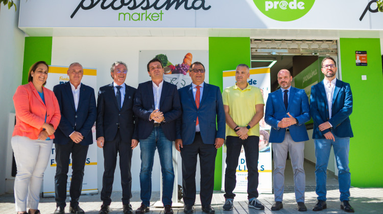 Inauguración del supermercado gestionado por la Fundación Prode