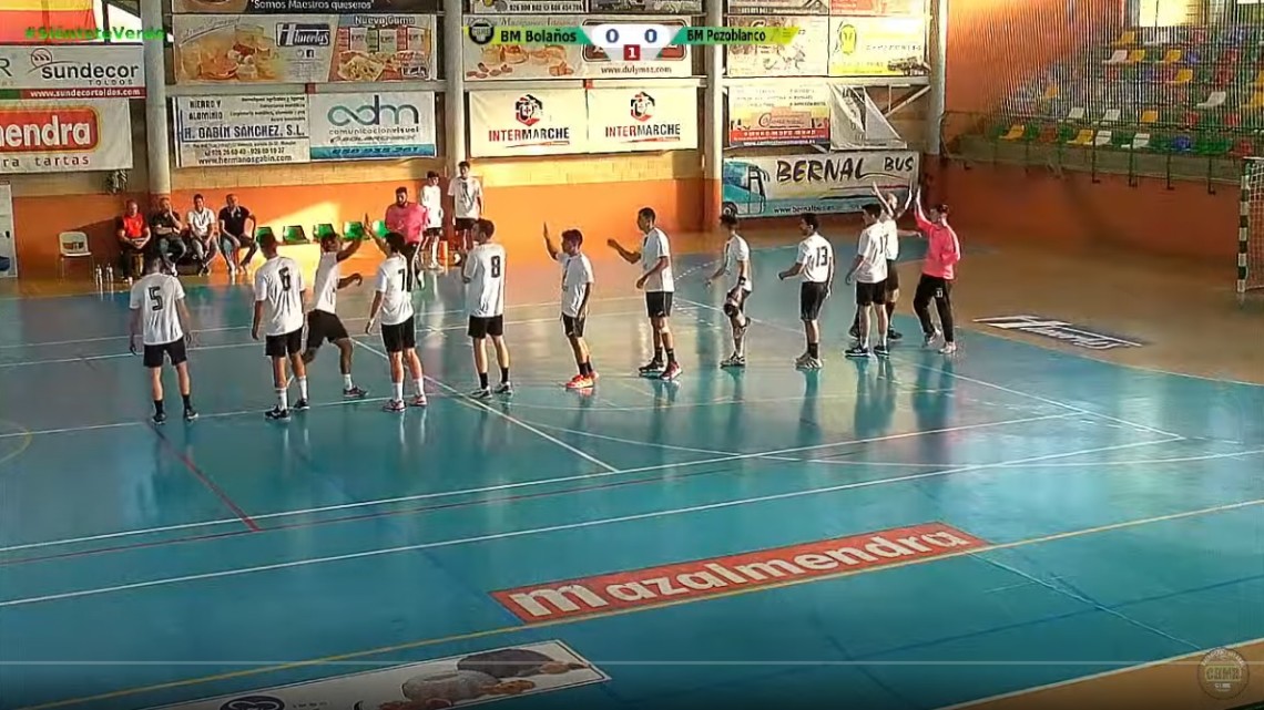 El Balonmano Pozoblanco en el primer partido de liga que le midió este año al Balonmano Bolaños