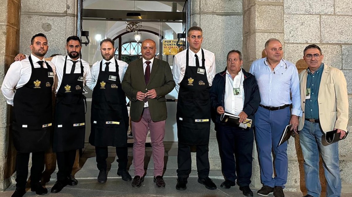 cortadores con el alcalde y el jurado