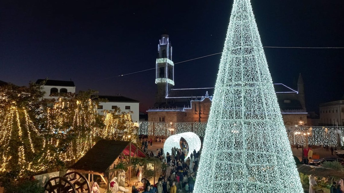 Encendido del alumbrado navideño en Hinojosa