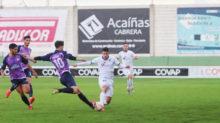 Fran Gómez en una acción del partido. Foto: Twitter CD Pozoblanco