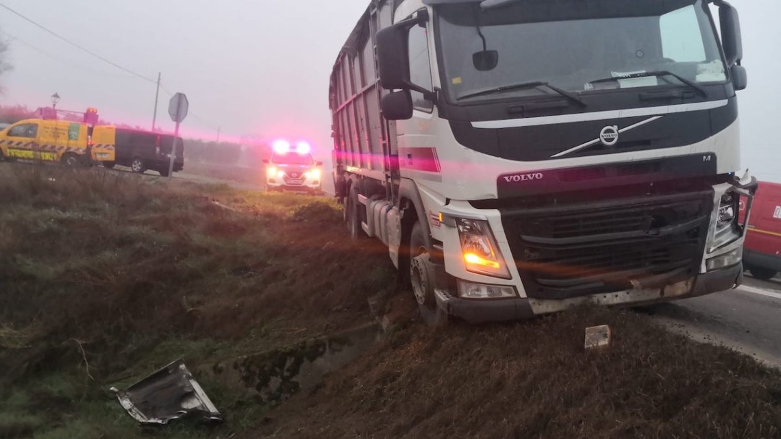 En el accidente se ha visto implicado un camión y un coche