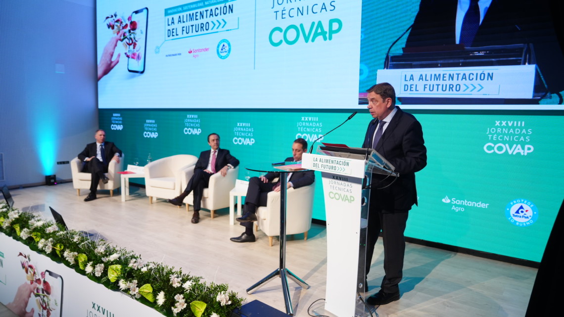 Luis Planas durante las Jornadas Técnicas de Covap