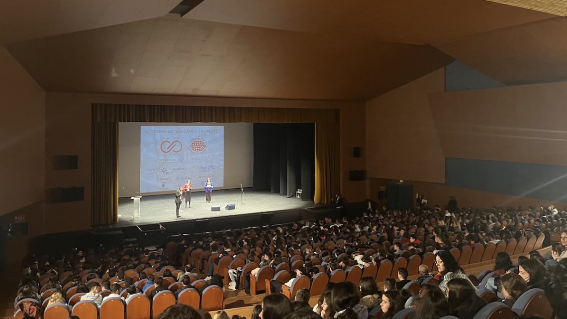 El Congreso se ha celebrado en el Teatro "El Silo"