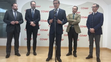 El consejero de Política Industrial y Energía en Covap