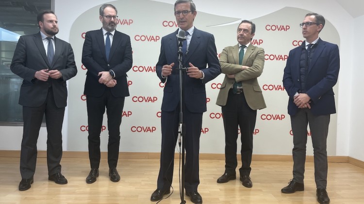 El consejero de Política Industrial y Energía en Covap