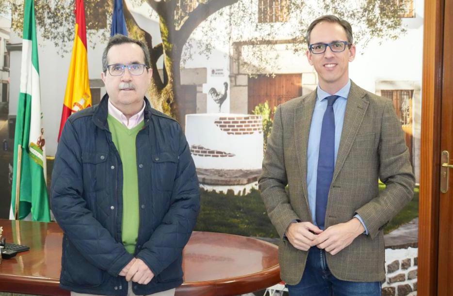 José Luis González Peralbo con el alcalde Santiago Cabello