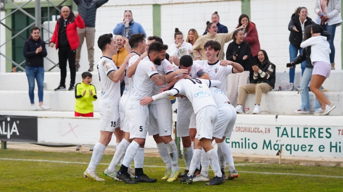 El Pozoblanco celebrando un gol