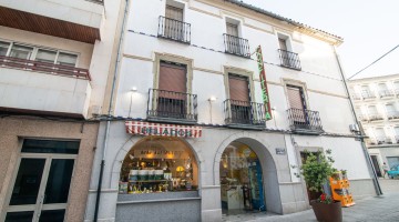 E8583074-CB06-4506-9C81-EE589A27A647