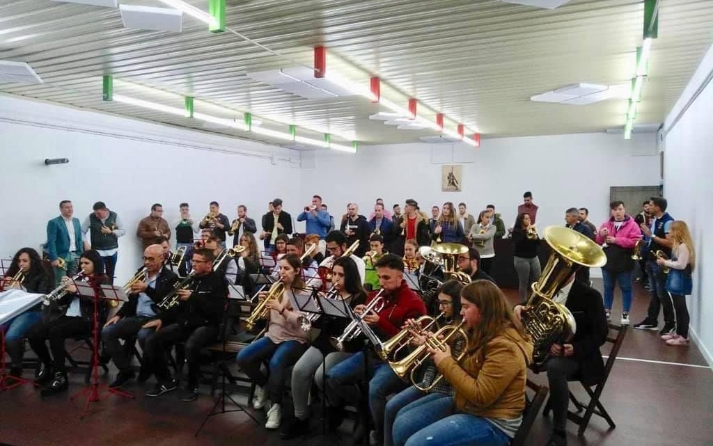 Ensayo de una de las bandas ubicadas en el antiguo Economato