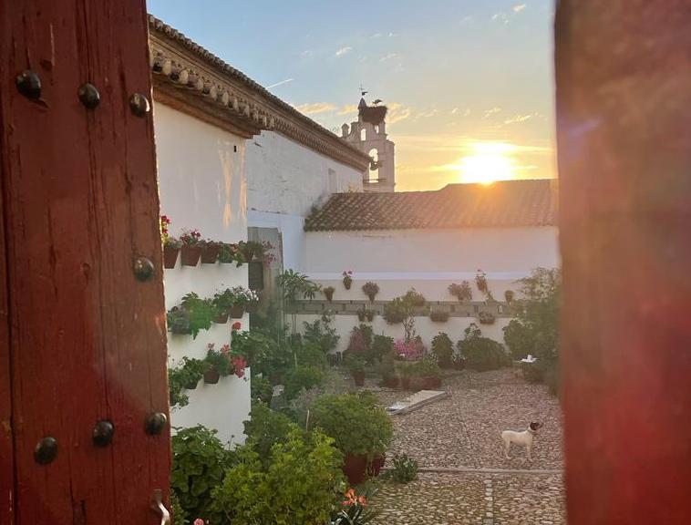 Uno de los patios del convento de Pedroche