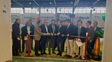 Momento de la inauguración de la Feria de ganado frisón de Dos Torres