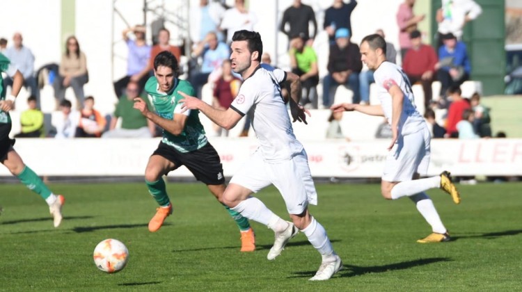 León y Valentín en una acción del partido contra el Rota