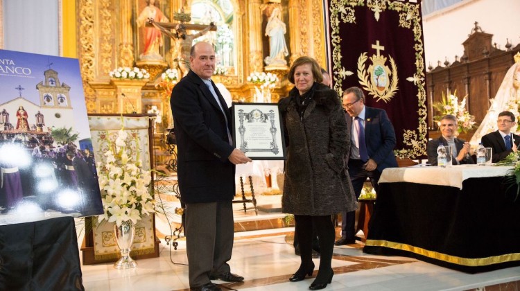 Alfonso Redondo junto a su mujer Mari cuando fueron designados cofrades de honor