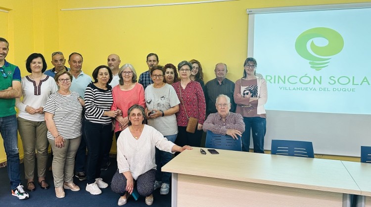 Vecinos participantes en el Rincón Sola de Villanueva del DuqueVecinos participantes en el Rincón Sola de Villanueva del Duque