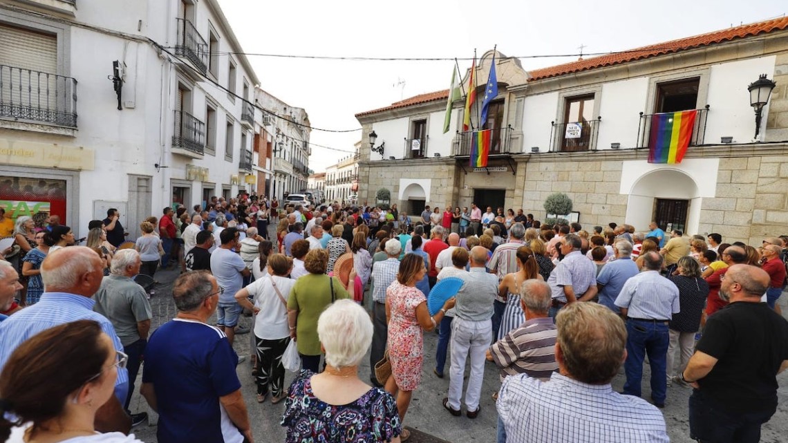 Concentración en Villanueva de Córdoba por los cortes de agua