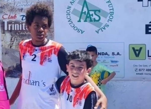 Los dos jugadores convocados por la selección infantil promesas