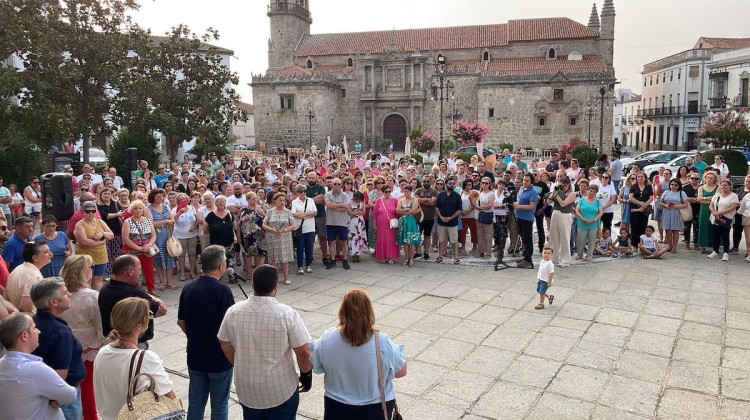 La ciudadanía ha protestado contra la falta de agua