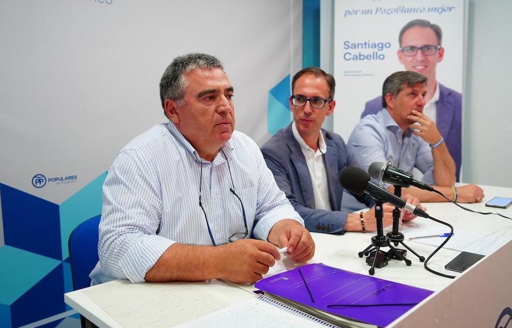 Bartolomé Madrid, Santiago Cabello y Francisco Acosta durante su rueda de prensa