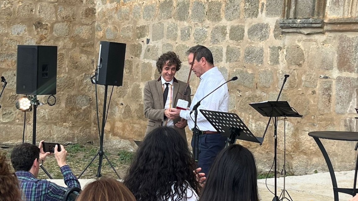 Antonio Merino y Fernando González Viñas en la entrega del premio Solienses 2023