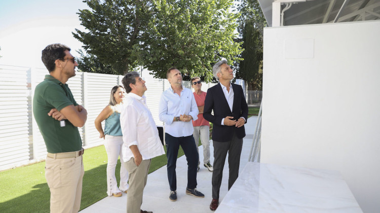 Entrega obras piscina municipal en Dos Torres