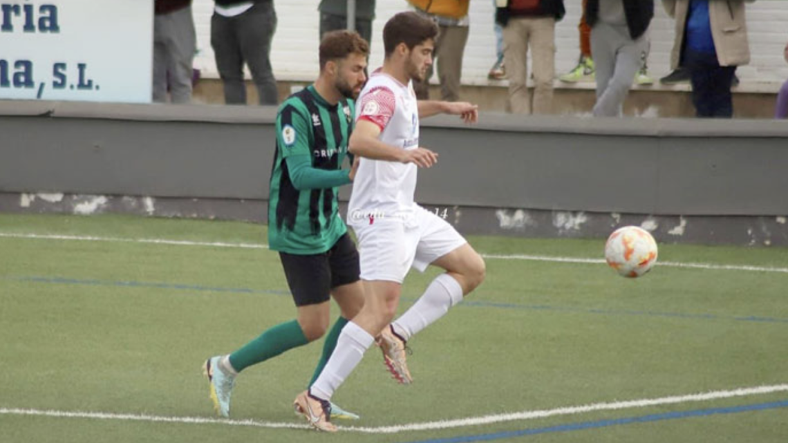 Abraham Gómez jugando con el Llerenense. Foto cedida por el CD Pozoblanco de Eduardo Suárez Gallardo