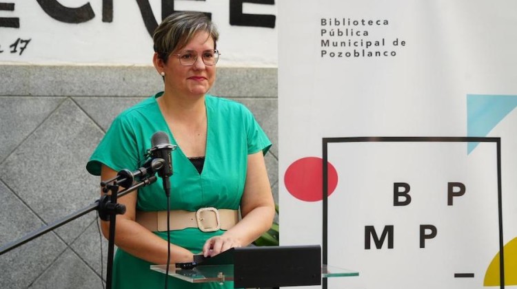 La concejala de Cultura, Marisa Sánchez, durante la lectura del fallo del jurado