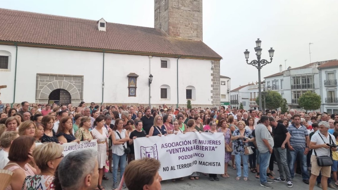 Ventana Abierta durante la manifestación en contra del asesinato machista de Juana Cepas