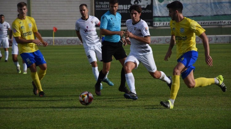 Una acción del partido entre el Pozoblanco y el Coria
