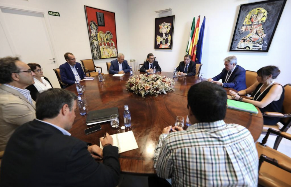 El ministro Luis Planas con representantes de las organizaciones agrarias