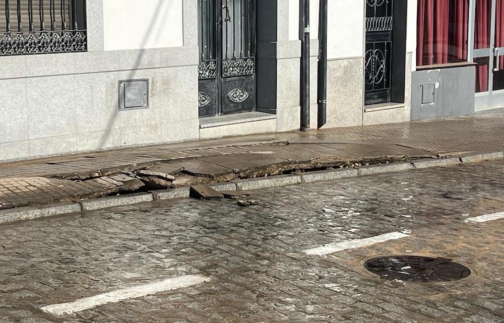 Rotura en la calle Feria