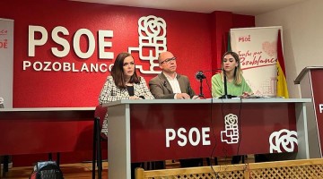 Los concejales del PSOE durante una rueda de prensa