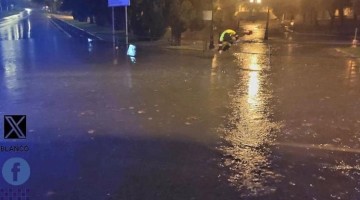 Bolsas de agua en la vía pública. Foto: Policía Pozoblanco