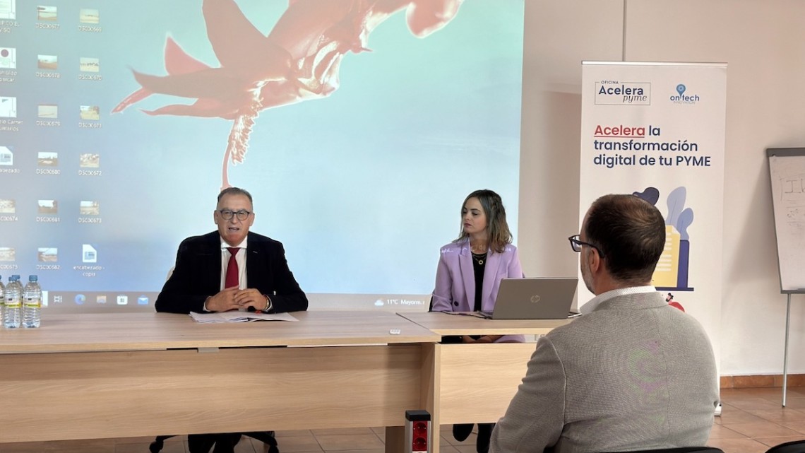 El alcalde de El Viso, Juan Díaz, durante la presentación