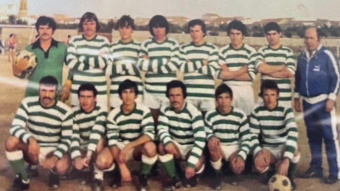 Teodoro Pontes Prado, de entrenador, con uno de sus equipos