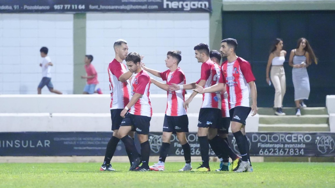 La Peña Los Leones en un partido de esta temporada